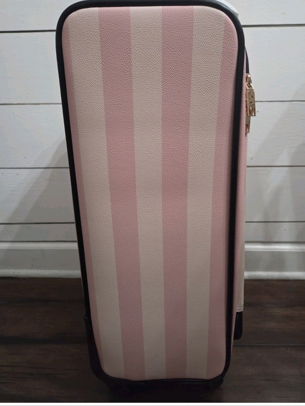 Victoria's Secret VS Iconic Pink Striped Upright Carry-On Wheelie Suitcase NWT - Picture 5 of 11